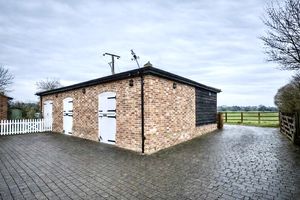 Photo 19- click for photo gallery